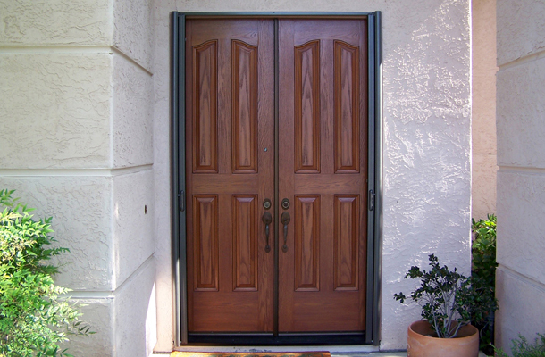 retractable screen door